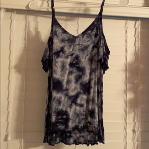 A short sleeve top, for summer